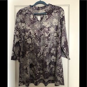 Super cute key-hole mock neck plus size tunic